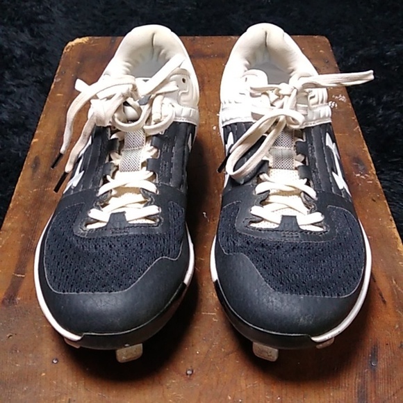 UNDER ARMOUR BASEBALL CLEATS, ATHLETIC SPORTS, LIGHTWEIGHT SHOES - Picture 2 of 9